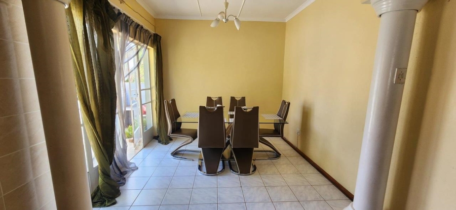 5 Bedroom Property for Sale in Die Rand Western Cape
